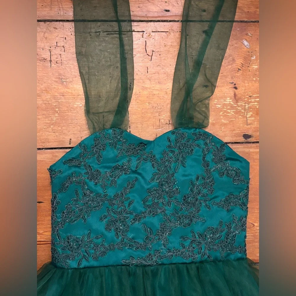 Girls Strapless Tulle Applique Green Ball Gown, size 14-16 - Picture 3 of 5